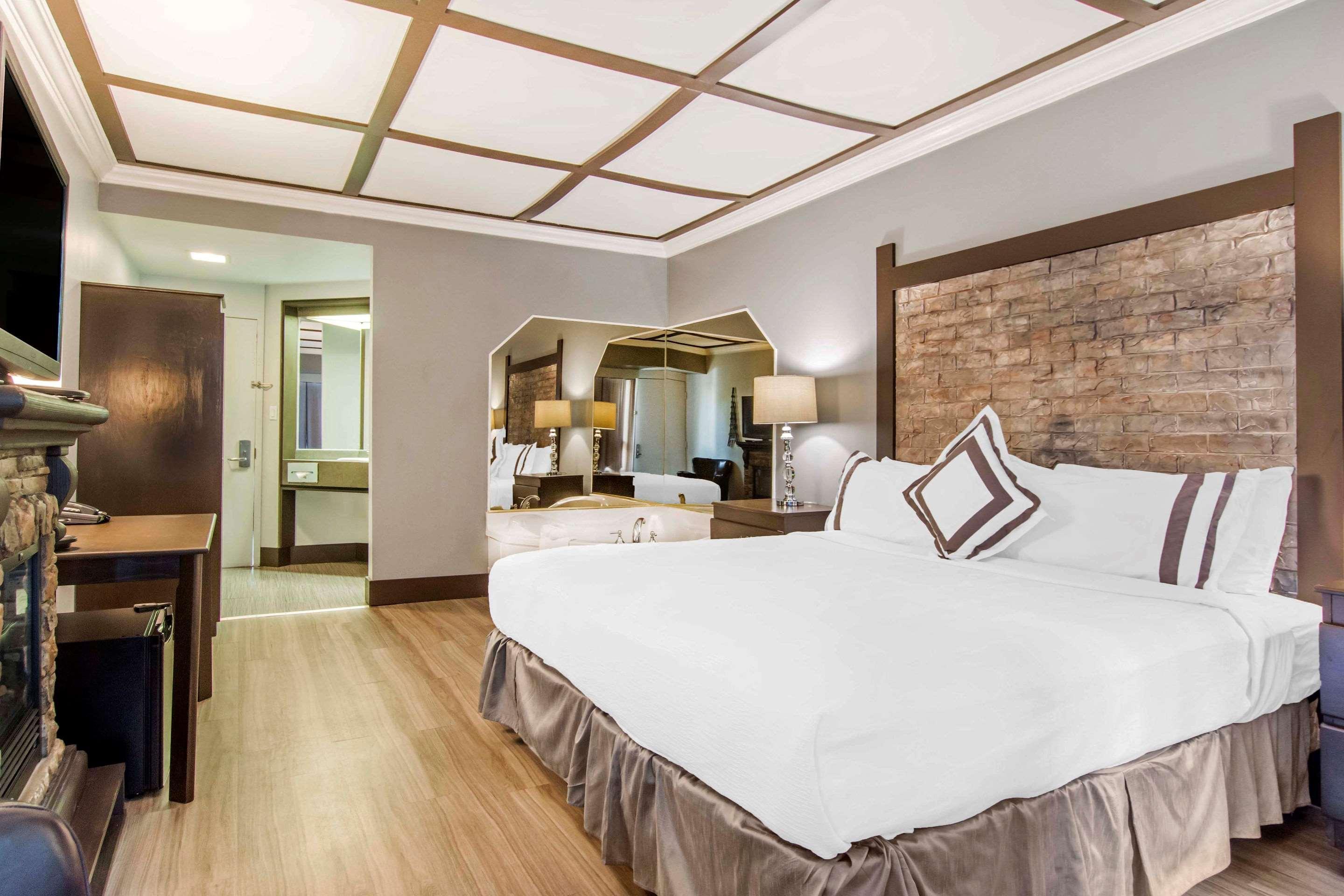 ทราเวลลอดจ์ บาย วินด์แฮม ทรอยส์ - ริวิเยร์ส Hotel ทรัวส์-ริวิแยร์ ภายนอก รูปภาพ