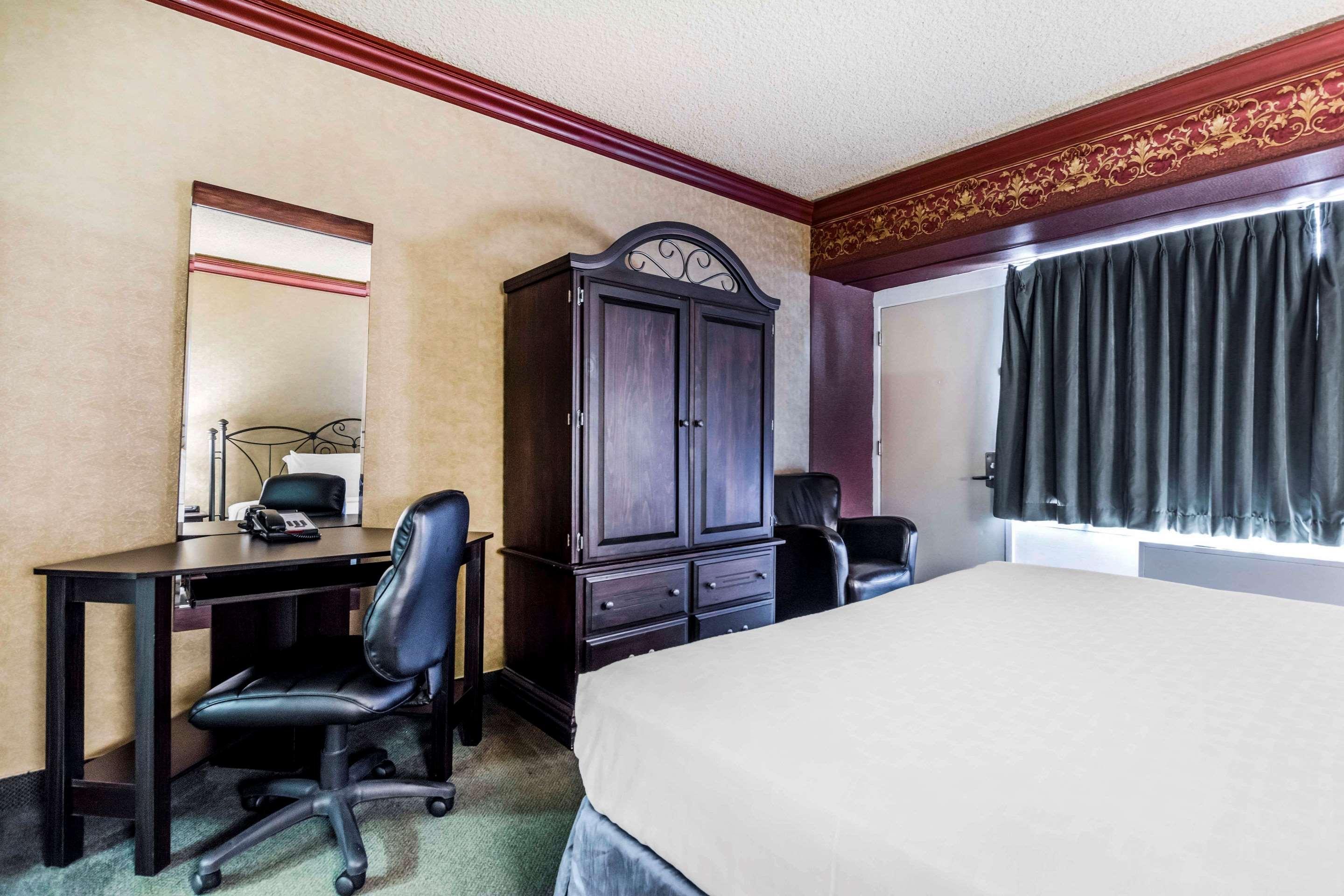 ทราเวลลอดจ์ บาย วินด์แฮม ทรอยส์ - ริวิเยร์ส Hotel ทรัวส์-ริวิแยร์ ภายนอก รูปภาพ