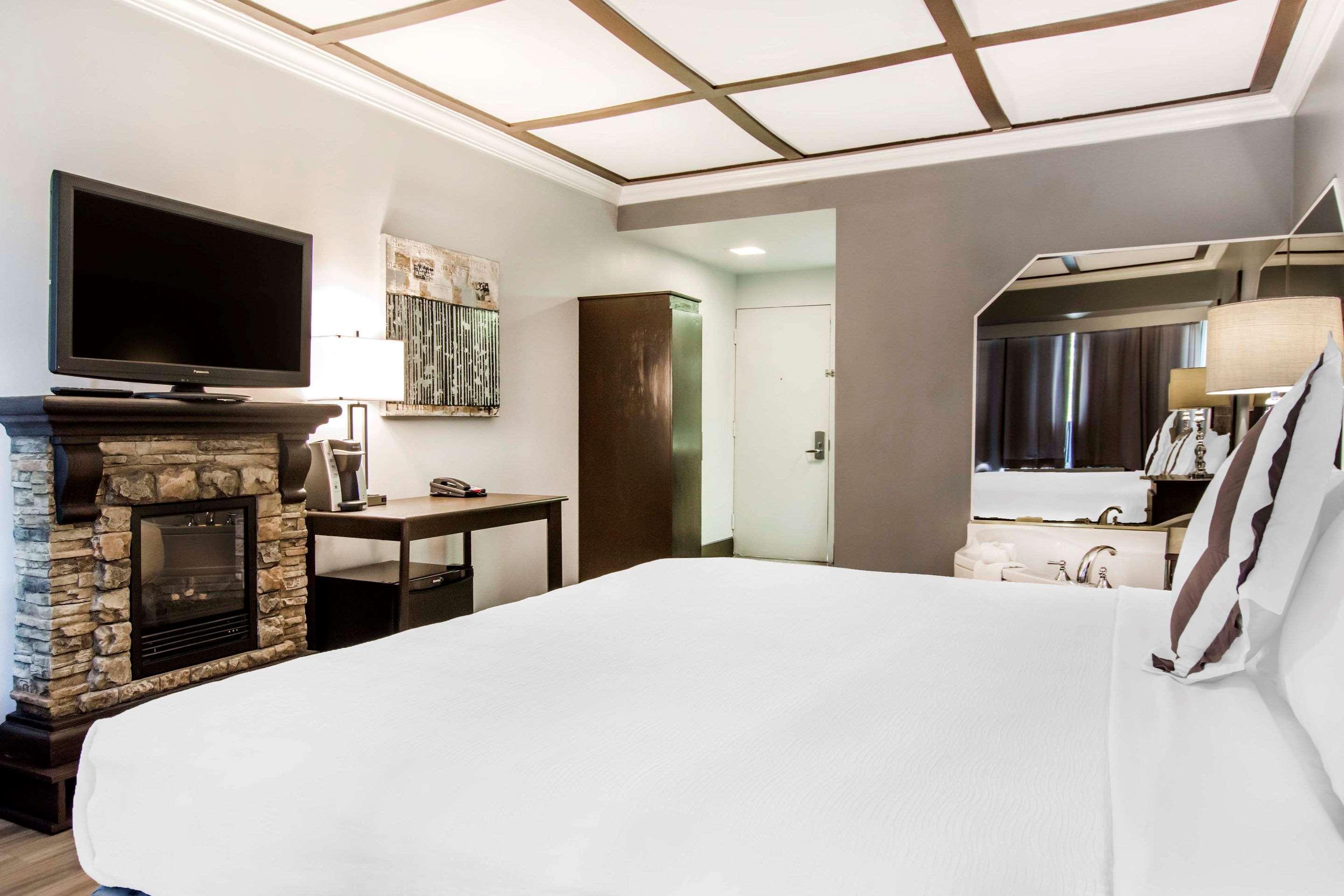 ทราเวลลอดจ์ บาย วินด์แฮม ทรอยส์ - ริวิเยร์ส Hotel ทรัวส์-ริวิแยร์ ภายนอก รูปภาพ