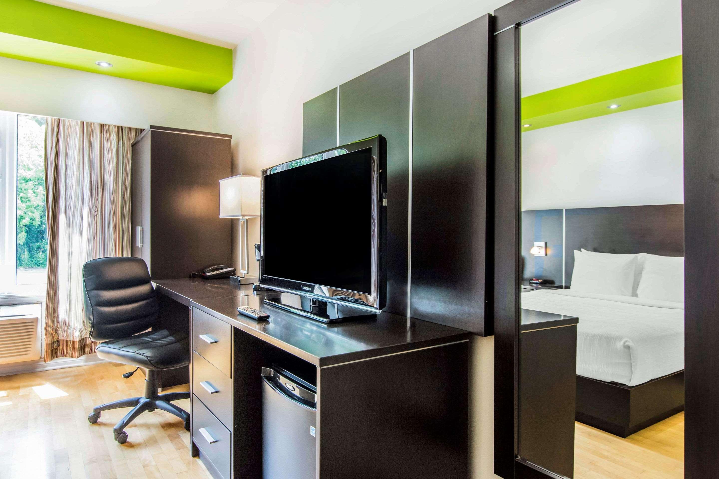 ทราเวลลอดจ์ บาย วินด์แฮม ทรอยส์ - ริวิเยร์ส Hotel ทรัวส์-ริวิแยร์ ภายนอก รูปภาพ