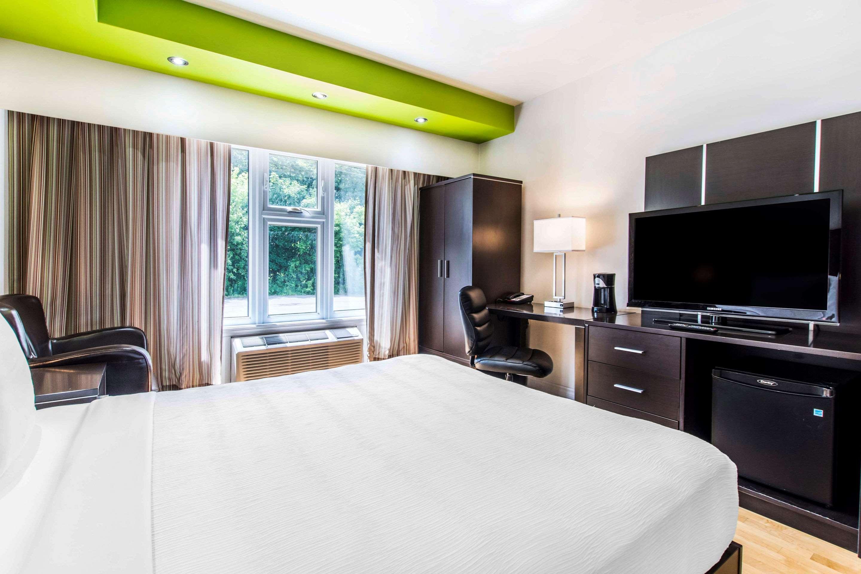 ทราเวลลอดจ์ บาย วินด์แฮม ทรอยส์ - ริวิเยร์ส Hotel ทรัวส์-ริวิแยร์ ภายนอก รูปภาพ